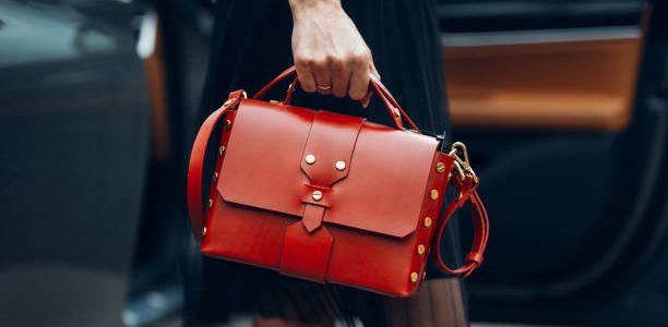Comment raviver les couleurs d’un sac en cuir pour femme ?